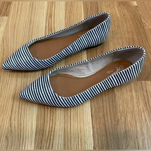 Seychelles Flats Size 8